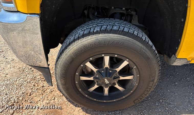 image for item EU2086 2018 Chevrolet Silverado 3500HD utility bed pickup truck