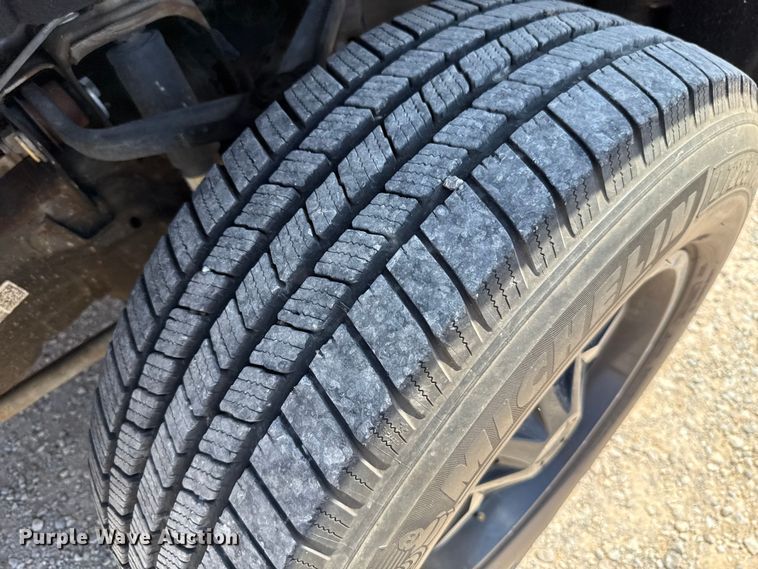 image for item EU2086 2018 Chevrolet Silverado 3500HD utility bed pickup truck