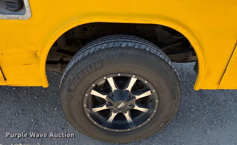 image for item EU2086 2018 Chevrolet Silverado 3500HD utility bed pickup truck