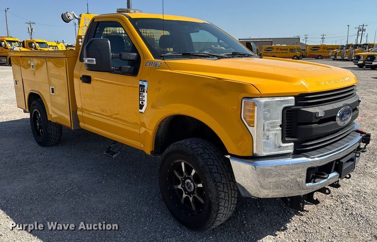 image for item EU2087 2017 Ford F350 Super Duty utility bed pickup truck
