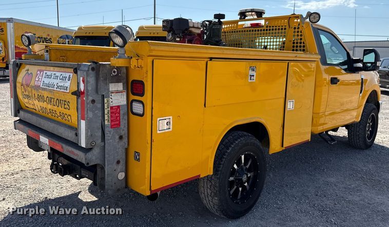 image for item EU2087 2017 Ford F350 Super Duty utility bed pickup truck