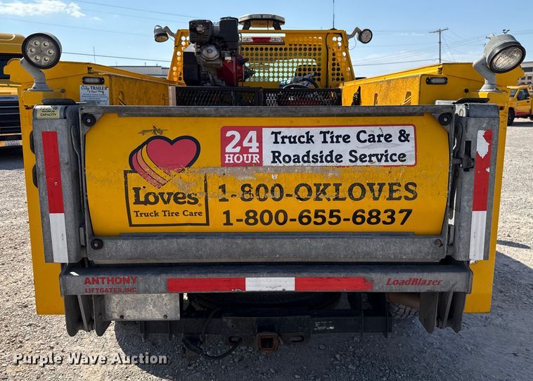 image for item EU2087 2017 Ford F350 Super Duty utility bed pickup truck