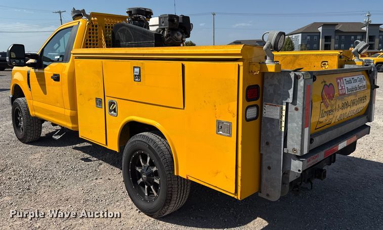 image for item EU2087 2017 Ford F350 Super Duty utility bed pickup truck