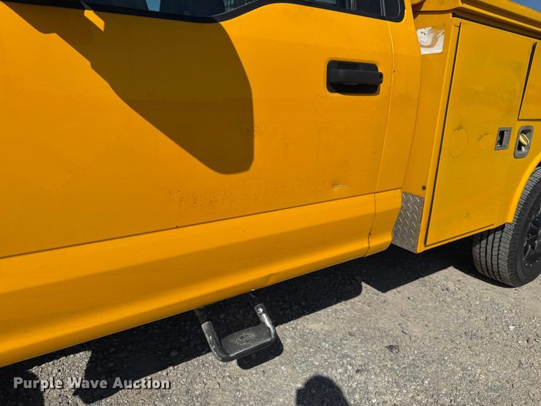 image for item EU2087 2017 Ford F350 Super Duty utility bed pickup truck