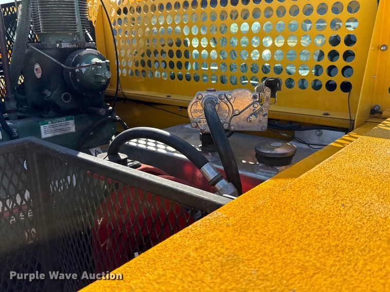 image for item EU2087 2017 Ford F350 Super Duty utility bed pickup truck