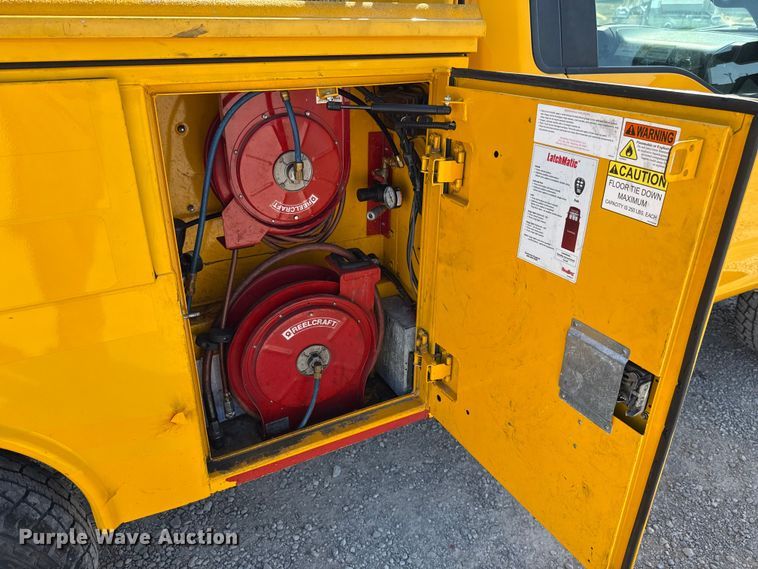 image for item EU2087 2017 Ford F350 Super Duty utility bed pickup truck