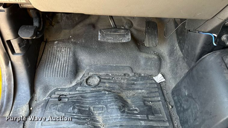 image for item EU2087 2017 Ford F350 Super Duty utility bed pickup truck