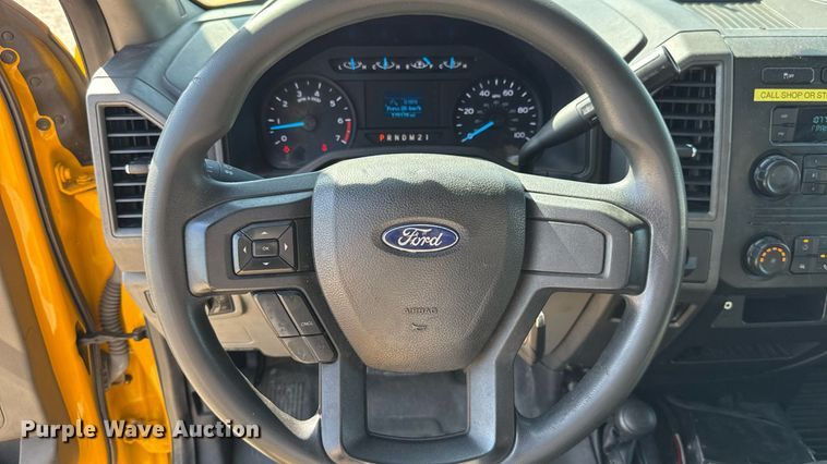 image for item EU2087 2017 Ford F350 Super Duty utility bed pickup truck