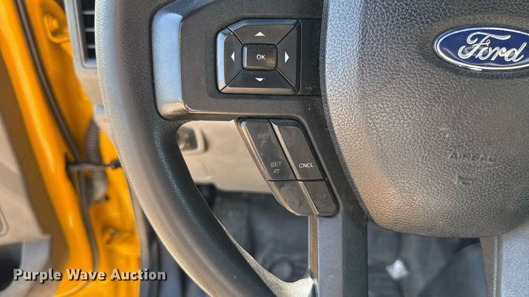 image for item EU2087 2017 Ford F350 Super Duty utility bed pickup truck