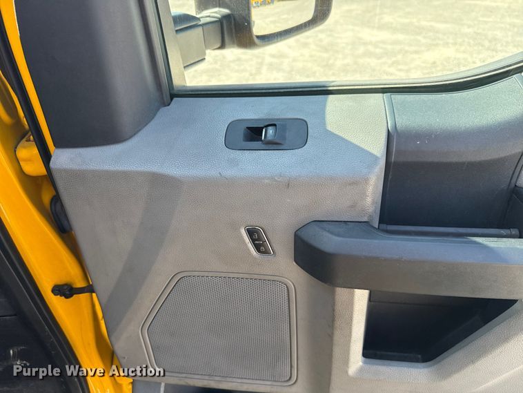 image for item EU2087 2017 Ford F350 Super Duty utility bed pickup truck