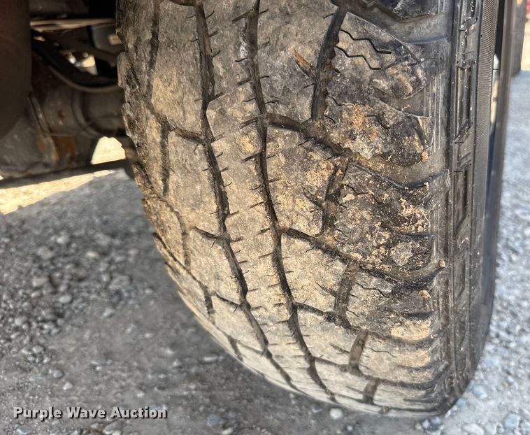 image for item EU2087 2017 Ford F350 Super Duty utility bed pickup truck