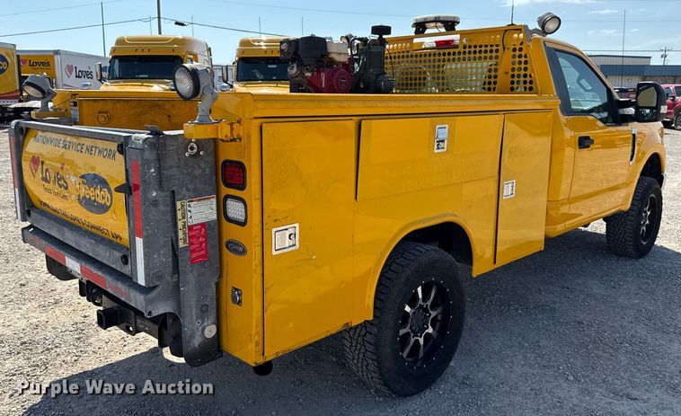 image for item EU2088 2017 Ford F350 Super Duty  utility bed pickup truck