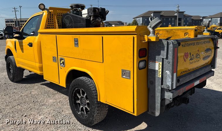 image for item EU2088 2017 Ford F350 Super Duty  utility bed pickup truck