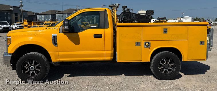 image for item EU2088 2017 Ford F350 Super Duty  utility bed pickup truck