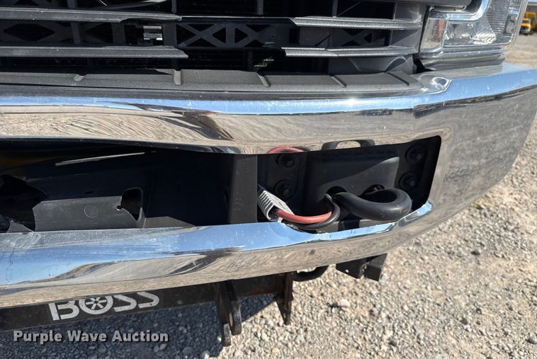 image for item EU2088 2017 Ford F350 Super Duty  utility bed pickup truck