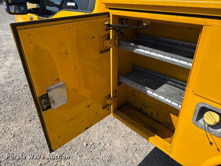 image for item EU2088 2017 Ford F350 Super Duty  utility bed pickup truck