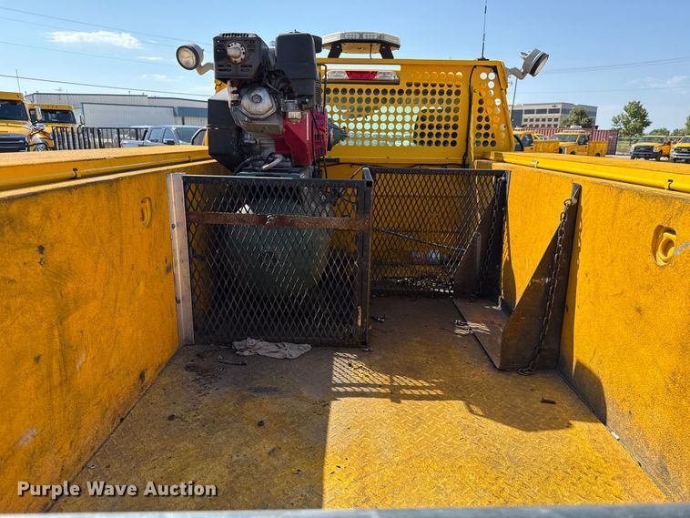 image for item EU2088 2017 Ford F350 Super Duty  utility bed pickup truck