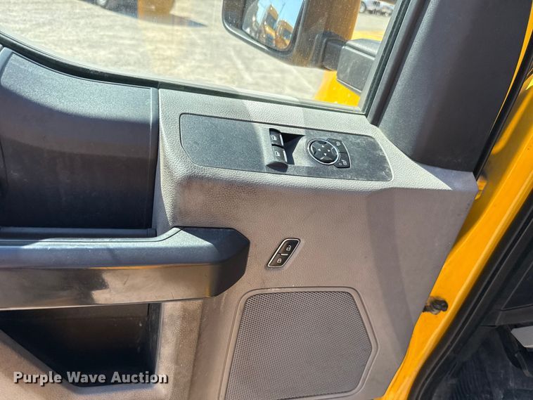 image for item EU2088 2017 Ford F350 Super Duty  utility bed pickup truck