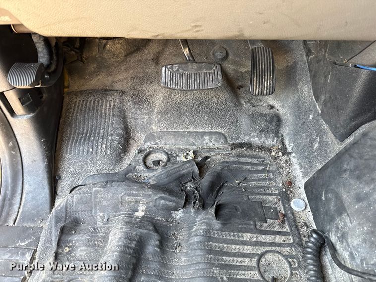 image for item EU2088 2017 Ford F350 Super Duty  utility bed pickup truck