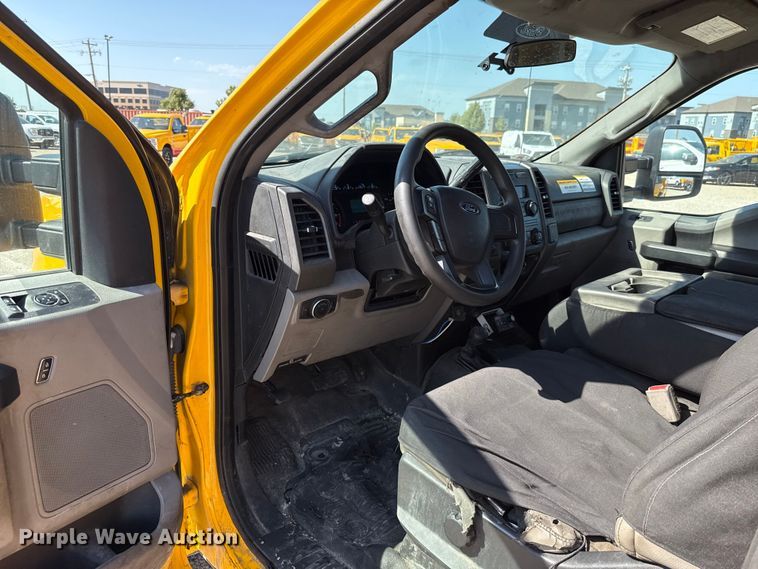 image for item EU2088 2017 Ford F350 Super Duty  utility bed pickup truck