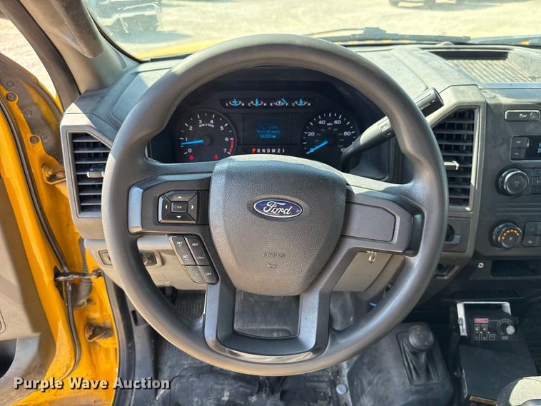 image for item EU2088 2017 Ford F350 Super Duty  utility bed pickup truck