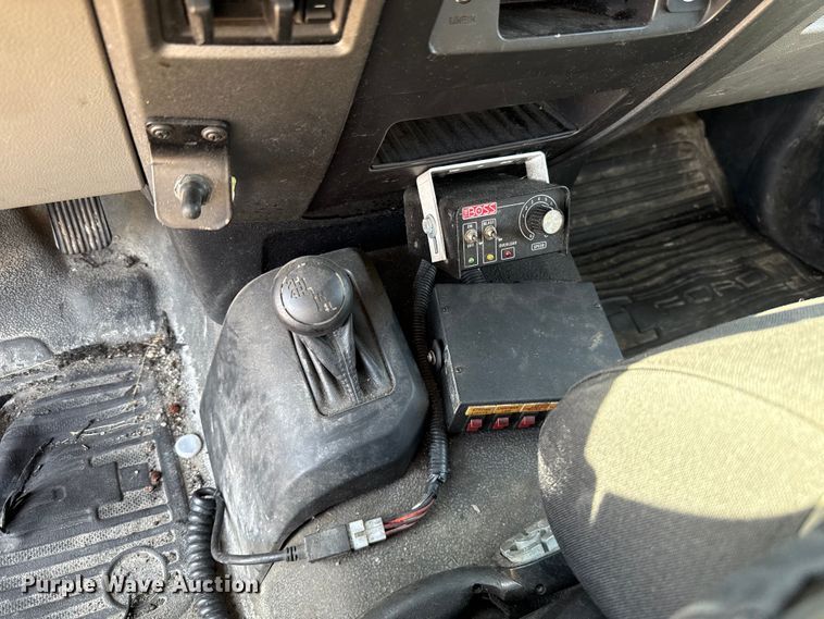 image for item EU2088 2017 Ford F350 Super Duty  utility bed pickup truck