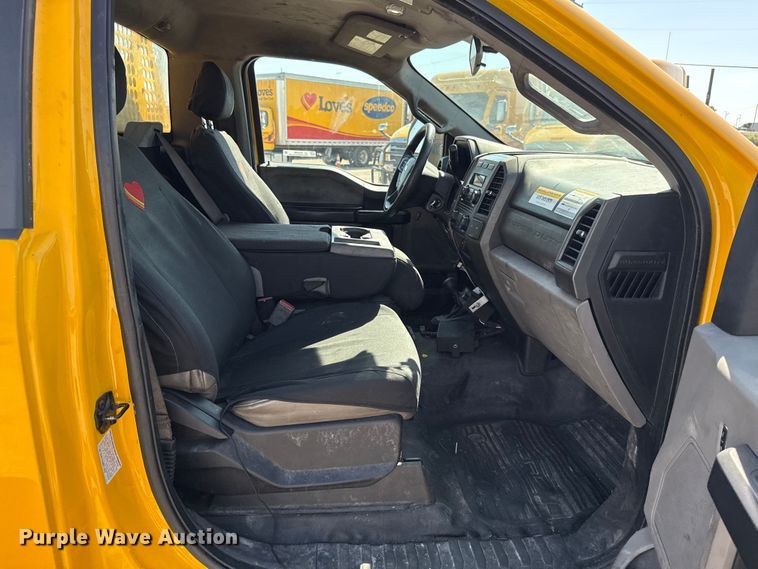 image for item EU2088 2017 Ford F350 Super Duty  utility bed pickup truck