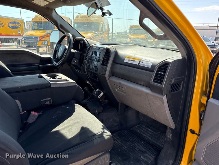 image for item EU2088 2017 Ford F350 Super Duty  utility bed pickup truck