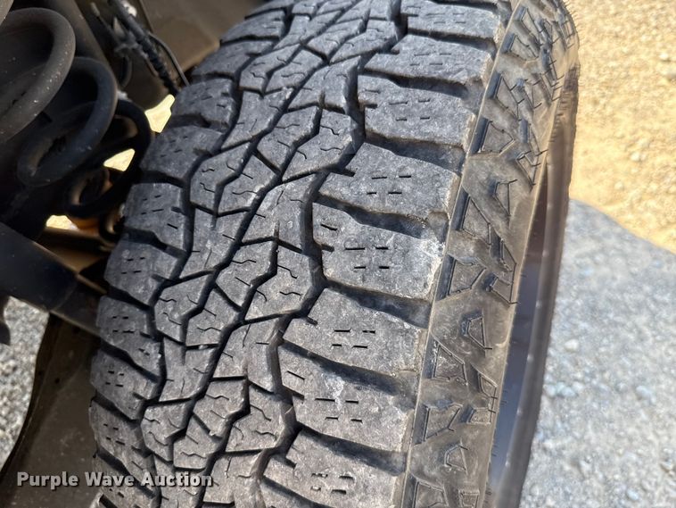 image for item EU2088 2017 Ford F350 Super Duty  utility bed pickup truck