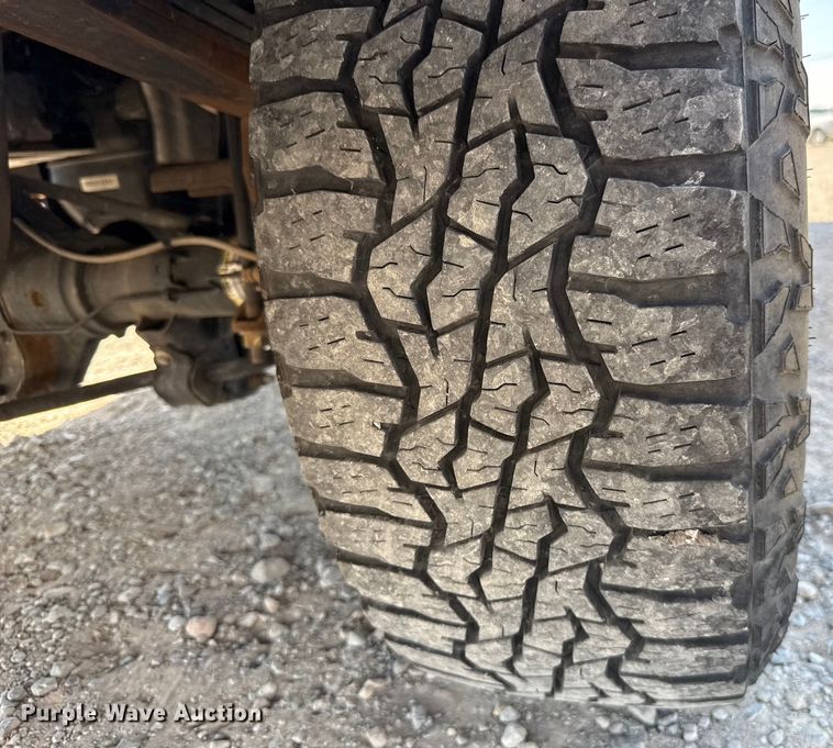 image for item EU2088 2017 Ford F350 Super Duty  utility bed pickup truck