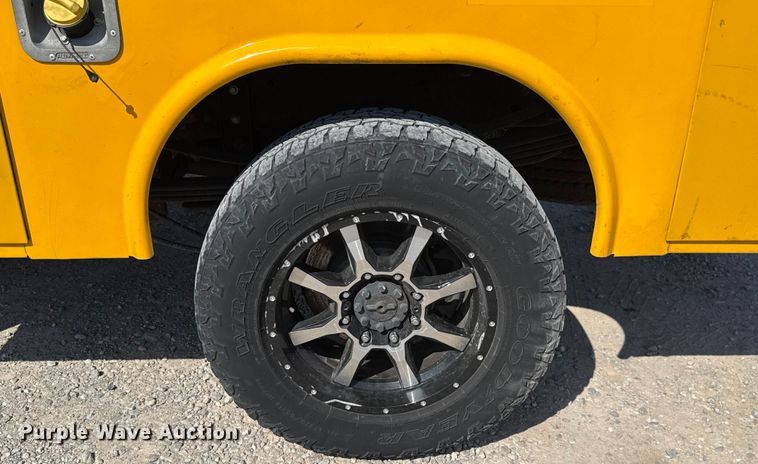 image for item EU2088 2017 Ford F350 Super Duty  utility bed pickup truck