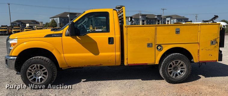 image for item EU2089 2015 Ford F350 Super Duty  utility bed pickup truck