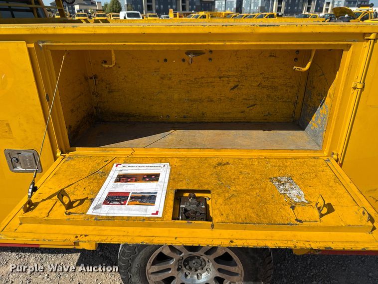 image for item EU2089 2015 Ford F350 Super Duty  utility bed pickup truck