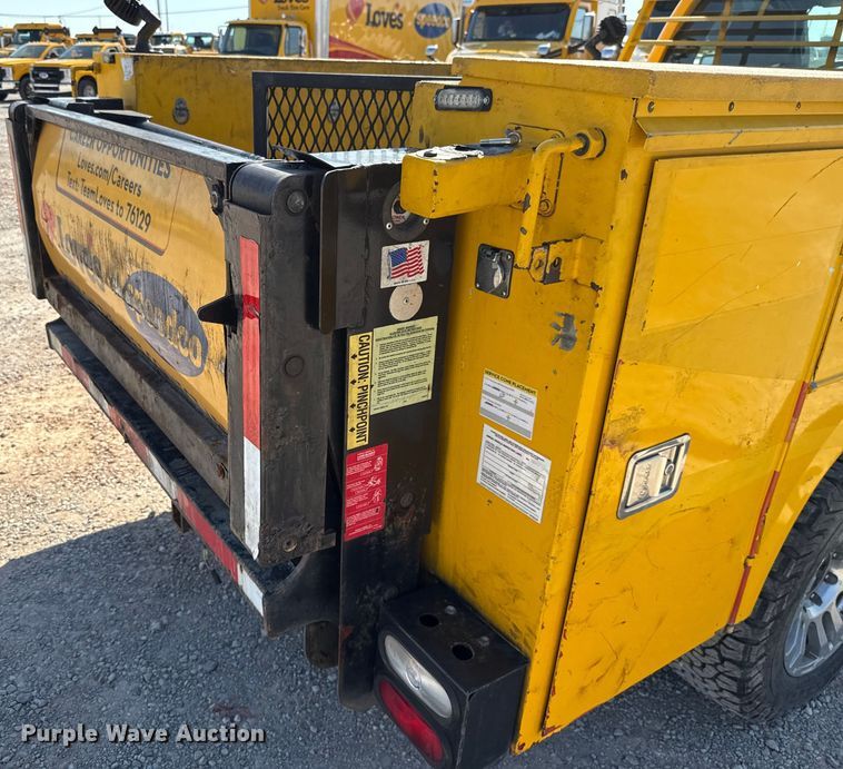 image for item EU2089 2015 Ford F350 Super Duty  utility bed pickup truck