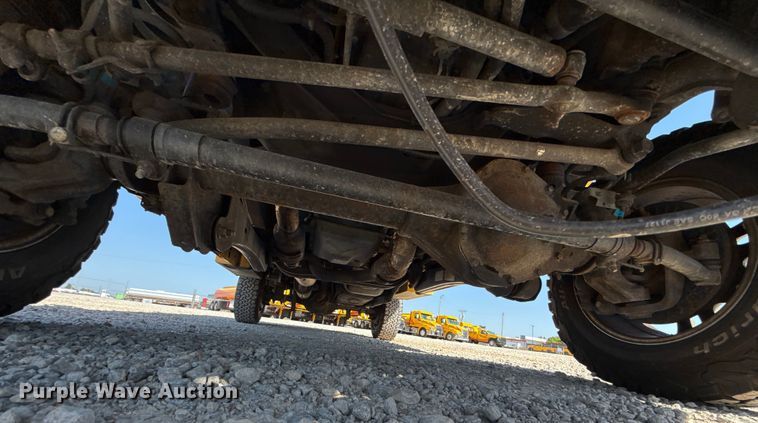 image for item EU2089 2015 Ford F350 Super Duty  utility bed pickup truck