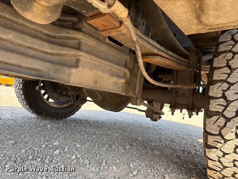 image for item EU2089 2015 Ford F350 Super Duty  utility bed pickup truck