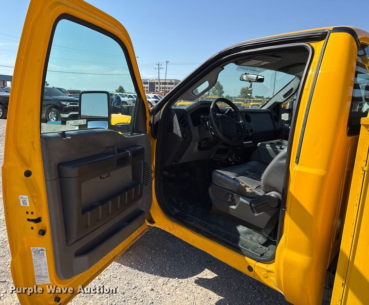 image for item EU2089 2015 Ford F350 Super Duty  utility bed pickup truck