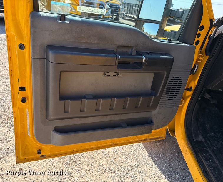 image for item EU2089 2015 Ford F350 Super Duty  utility bed pickup truck