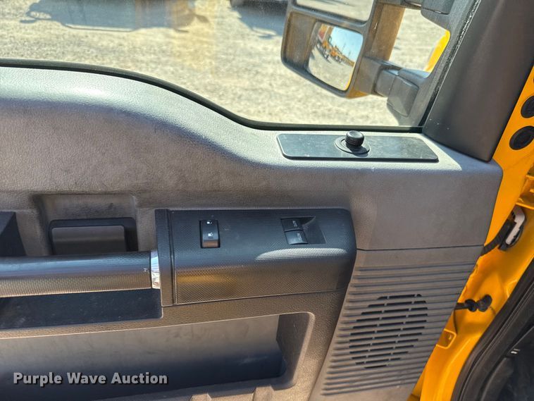 image for item EU2089 2015 Ford F350 Super Duty  utility bed pickup truck