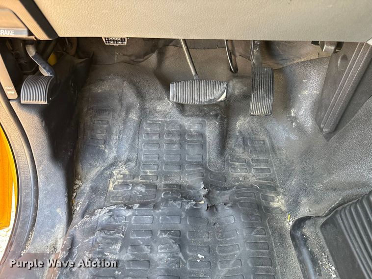 image for item EU2089 2015 Ford F350 Super Duty  utility bed pickup truck