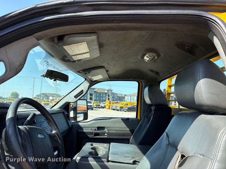 image for item EU2089 2015 Ford F350 Super Duty  utility bed pickup truck