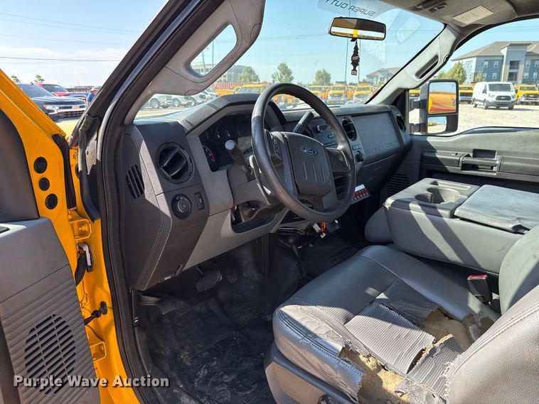 image for item EU2089 2015 Ford F350 Super Duty  utility bed pickup truck