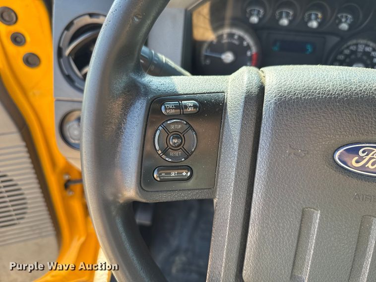 image for item EU2089 2015 Ford F350 Super Duty  utility bed pickup truck