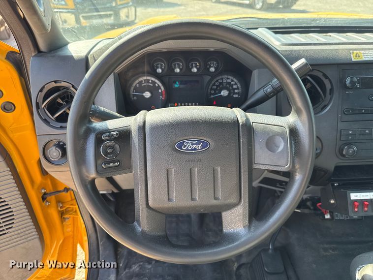 image for item EU2089 2015 Ford F350 Super Duty  utility bed pickup truck