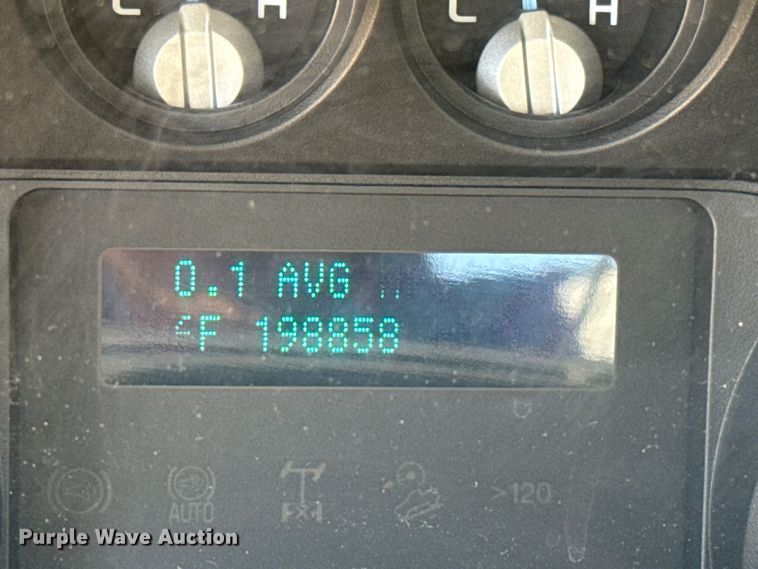 image for item EU2089 2015 Ford F350 Super Duty  utility bed pickup truck