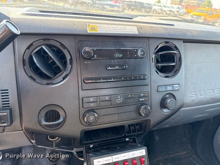 image for item EU2089 2015 Ford F350 Super Duty  utility bed pickup truck