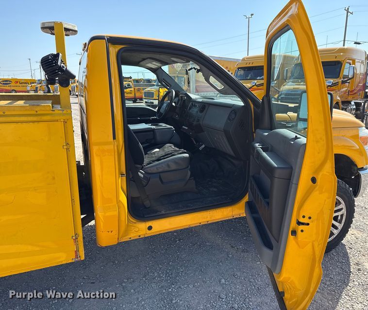 image for item EU2089 2015 Ford F350 Super Duty  utility bed pickup truck