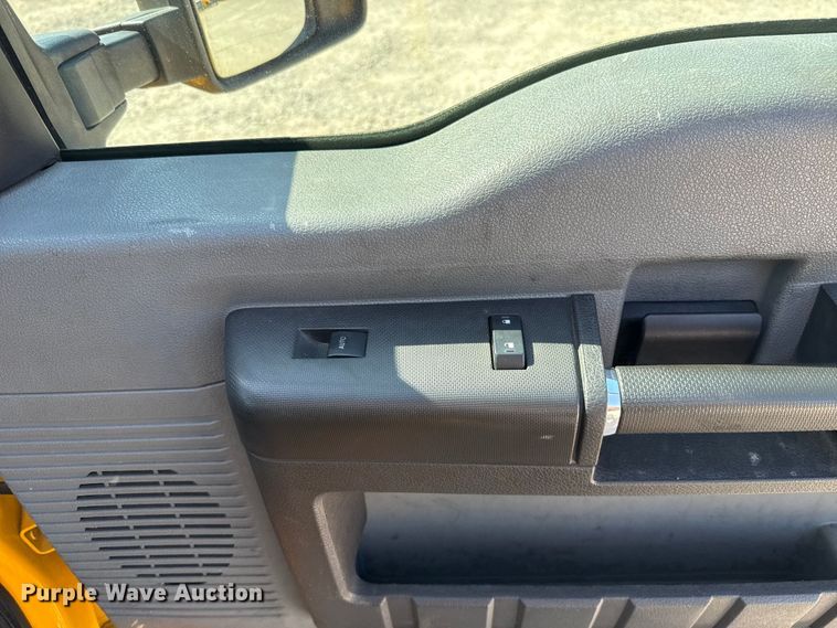 image for item EU2089 2015 Ford F350 Super Duty  utility bed pickup truck