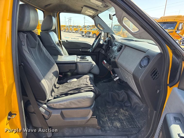 image for item EU2089 2015 Ford F350 Super Duty  utility bed pickup truck