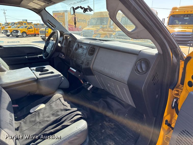 image for item EU2089 2015 Ford F350 Super Duty  utility bed pickup truck